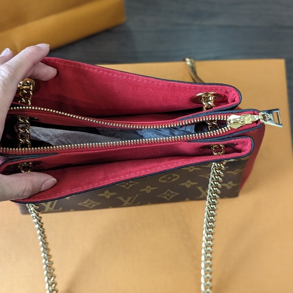 Authentic LOUIS VUITTON Surrene BB bag in Cherise / Red - Picture 6 of 12